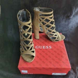 Green Guess 4" heels Size 8